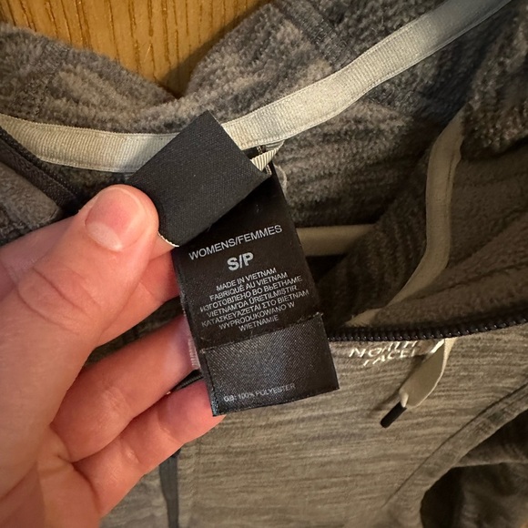 The North Face Women's Gray Fleece Jacket - Size S - Picture 2 of 4